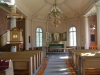 En ljus och vacker träkyrka