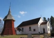 Brämhults kyrka och klockstapel. Foto Charlott Elisson.