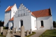En annan synvinkel på Tottarps kyrka