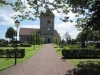 Torrlösa stenkyrka sedd rakt framifrån