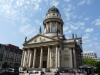 Tyska domkyrkan (Deutscher Dom). I bakgrunden syns Hilton Hotel.