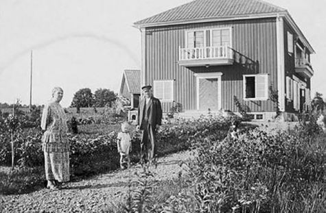 Eldtomta Café och Butik