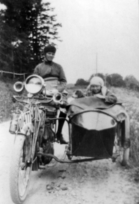 Eldtomta Café och Butik