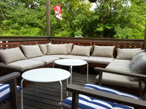 Eldtomta Café och Butik