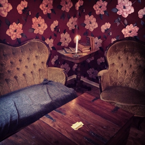 Eldtomta Café och Butik