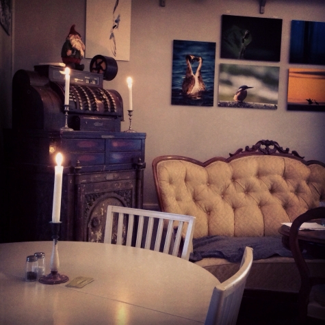 Eldtomta Café och Butik