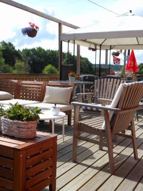 Eldtomta Café och Butik