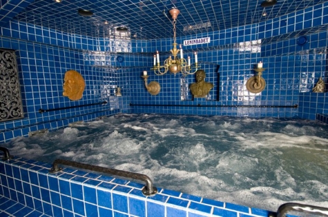 Hotellkartan Se Hotell Gastis Maktiga Bubblor Masserar Vara Badgasters Kroppar
