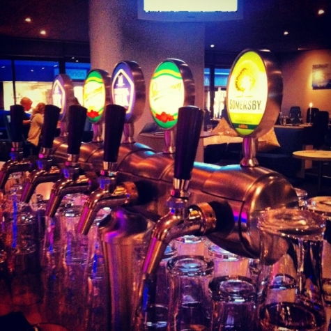 Aqua Dinner and Drinks meny