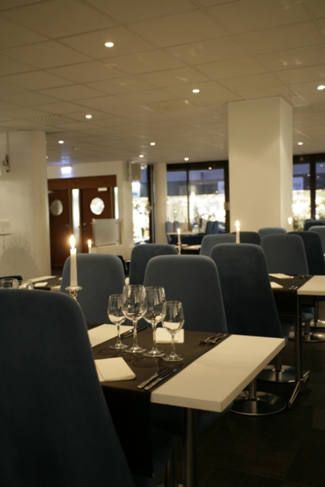 Aqua Dinner and Drinks meny