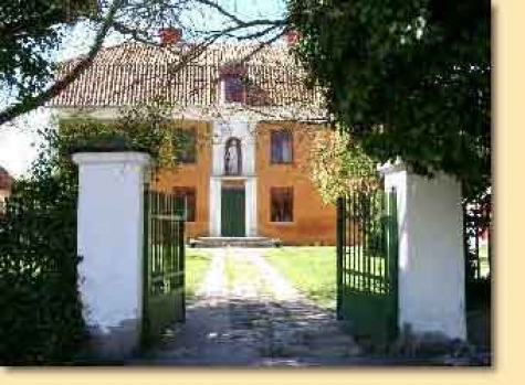 Katthamra Gård Vandrarhem och Café