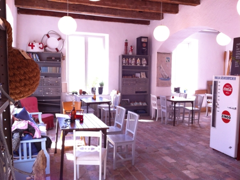 Skrotens Café och Skeppshandel