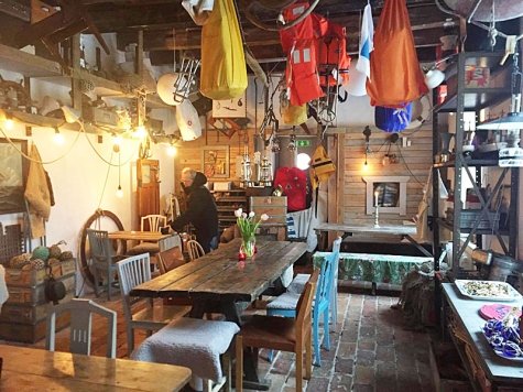 Skrotens Café och Skeppshandel