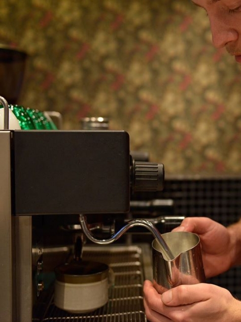 Isak och Berg Cafe, Butik och Lunch