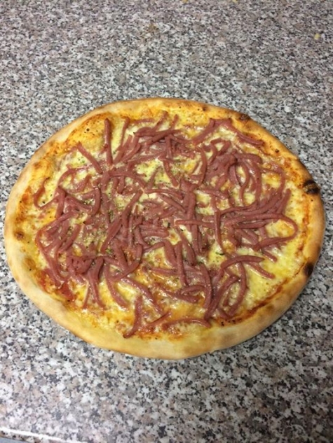 PIZZAKARTAN.SE » Mjällby Pizzabutik » Vesuvio, en klassiker PIZZAKARTAN.SE » Pizzeria Tre Kronor » Vesuvio