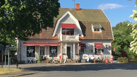 Regnbågsdalen Café och Guesthouse