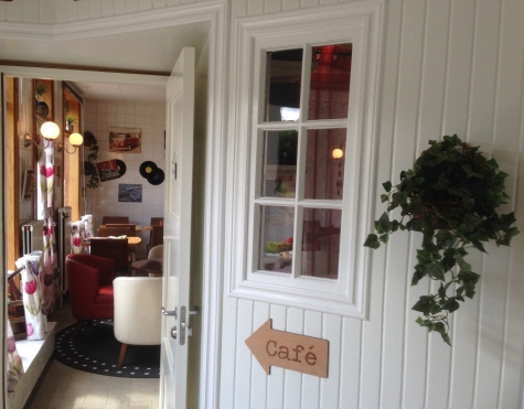 Regnbågsdalen Café och Guesthouse