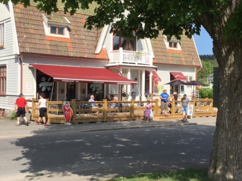 Regnbågsdalen Café och Guesthouse