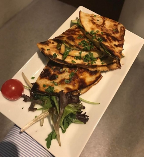 Restaurangkartan Se Alegria Tapas Bar Starta Helgen Pa Basta Mojliga Satt Med En God Tapas Pa Alegriatapasbar Testa Vara Nya Ratt Qeusadillas Verdura Med Zucchini Aubergine Och Tomat Bechamel