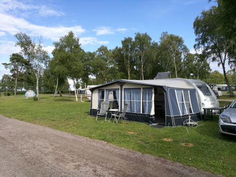 camping klappbett Campingliege, klappbar, bis 150 kg, inkl. Kopfkissen und Tragetasche   CampFeuer