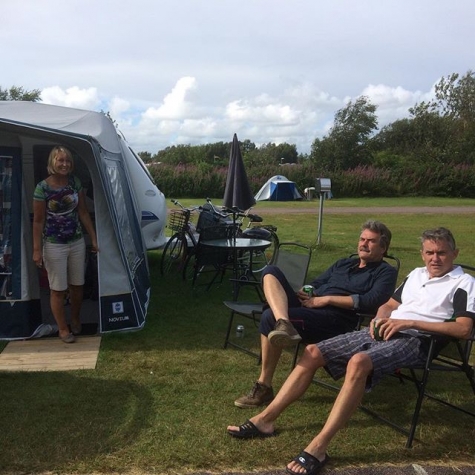 12 personen zelt Skandika Tunnelzelt Hurricane für | Camping mit/ohne eingenähtem Zeltboden, mit/ohne Sleeper Technology, 2 Schlafkabinen, 5000 mm Wassersäule, 215 cm Stehhöhe PATCH E-MTB Hardtail BULLS Copperhead Eyewear frame color:Rattle can W/ Lumalens Dark Smoke + LL Flash Blue