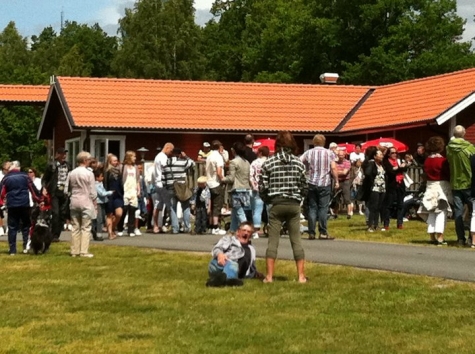 CAMPINGKARTAN.SE  Osby Camping  Det kom mycket folk och firade midsommar  tillsammans med oss!