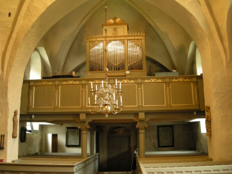 Husby-Ärlinghundra kyrka