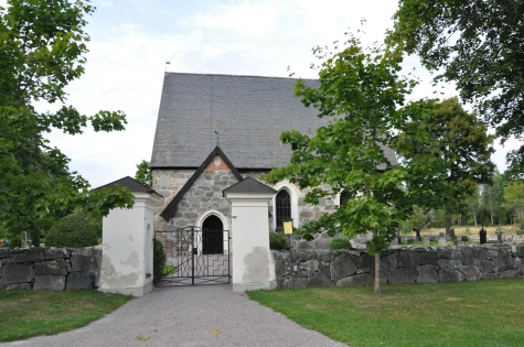Morkarla kyrka