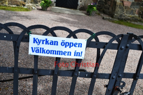 KYRKOKARTAN.SE » Strö kyrka » En trevlig skylt