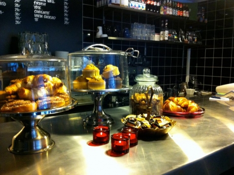 två sex ett @ café & bar