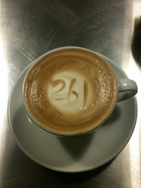 två sex ett @ café & bar