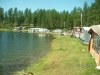 Husvagnsplatser vid badsjön. Närmare vatten kommer man inte!