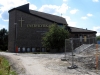 Område i förvandling Kyrkan ligger mitt i det nya ombyggda Enebytorgs centrum.  Juli 2010