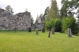 Det finns gravstenar kvar på den forna kyrkogården