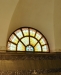 Flera vackra lunettfönster ger ett fint ljus i kapellet