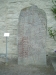 En runsten från 900-talet utanför kyrkan