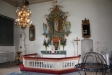  Altaret och altaruppsatsen.