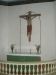 Altaret med krucifix.