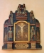 Gammal altaruppsats från 1738 med figurer från 1400-talet och ommålad 1766