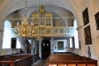 Predikstolen från 1681 har varit vitmålad men återfått sina ursprungliga färger 